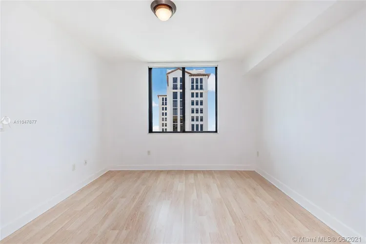 1300 Ponce #702 image #18