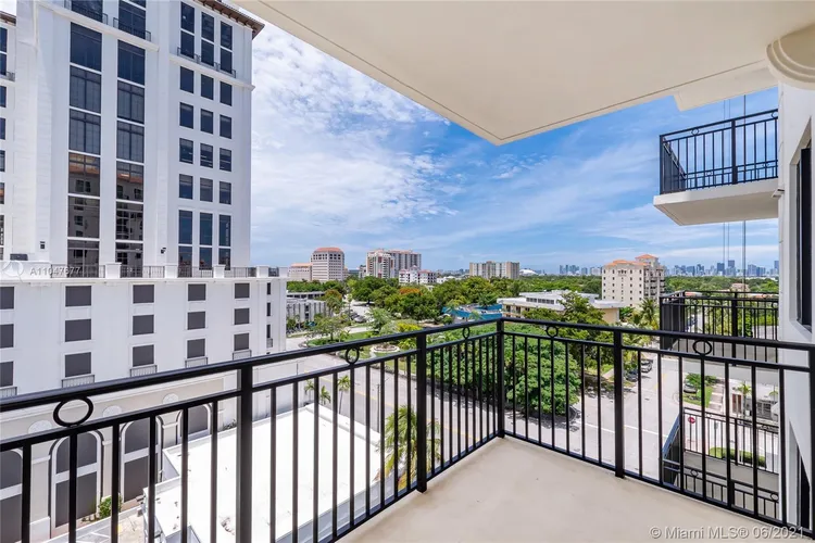 1300 Ponce #702 image #6