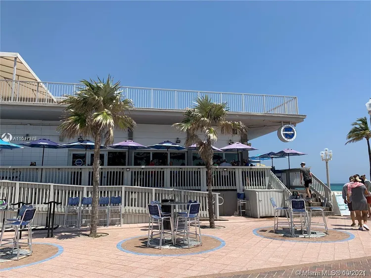 Hollywood Towers #1005 image #13