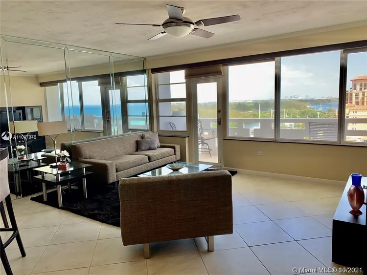 Hollywood Towers #1005 image #27