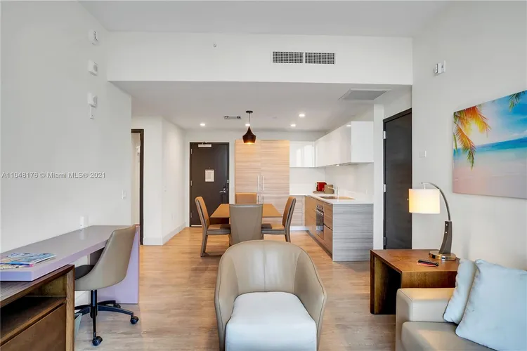 Costa Hollywood #S317 image #13