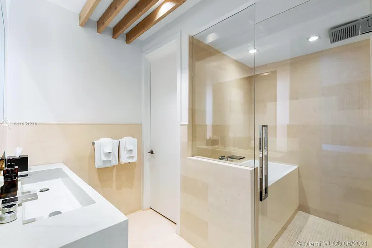 1 Hotel & Homes #PH-1620 image #25