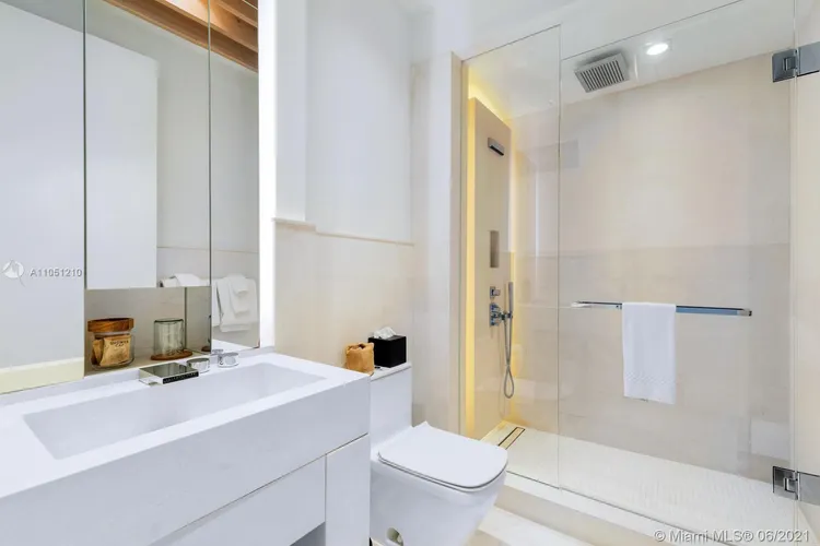 1 Hotel & Homes #PH-1620 image #26