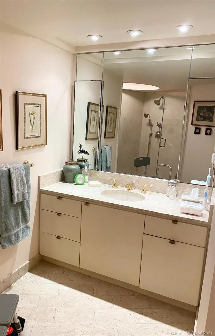 Towers of Key Biscayne #C505 image #10