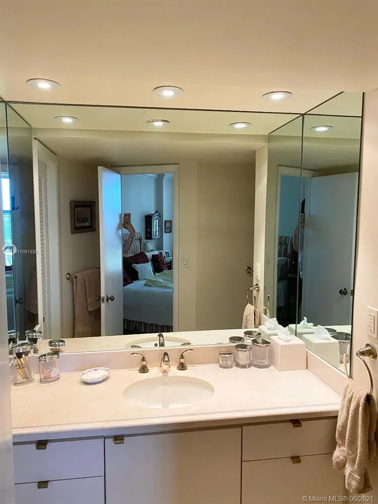 Towers of Key Biscayne #C505 image #16