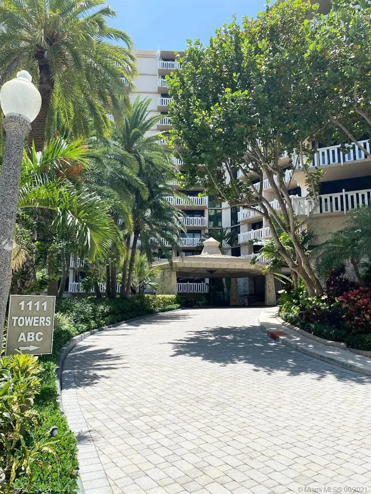 Towers of Key Biscayne #C505 image #25