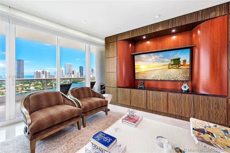 Porto Vita North Tower #1804 image #11