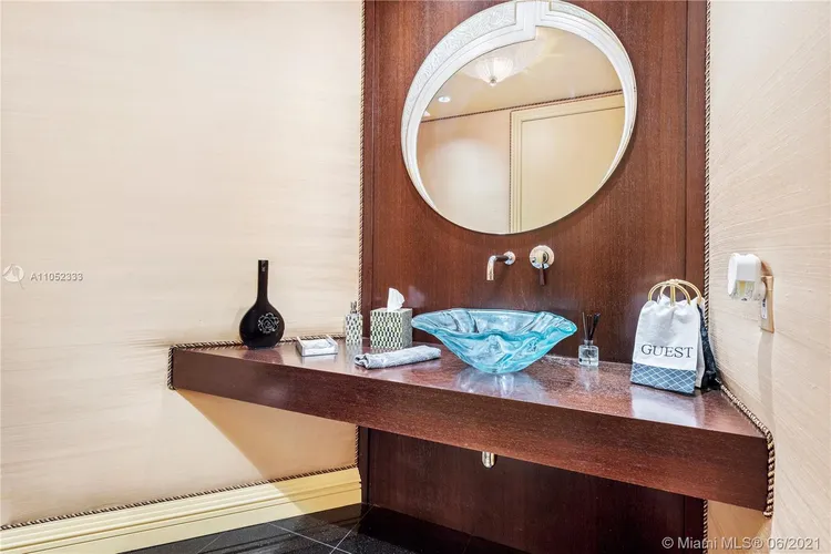 Porto Vita North Tower #1804 image #12