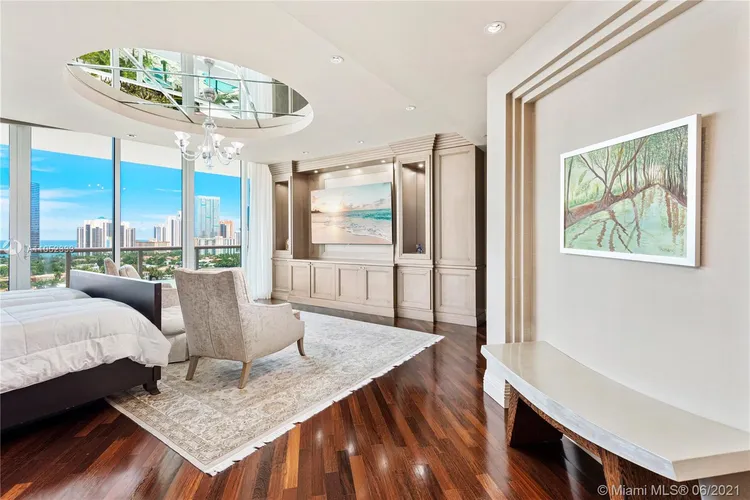 Porto Vita North Tower #1804 image #22