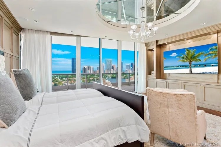 Porto Vita North Tower #1804 image #26