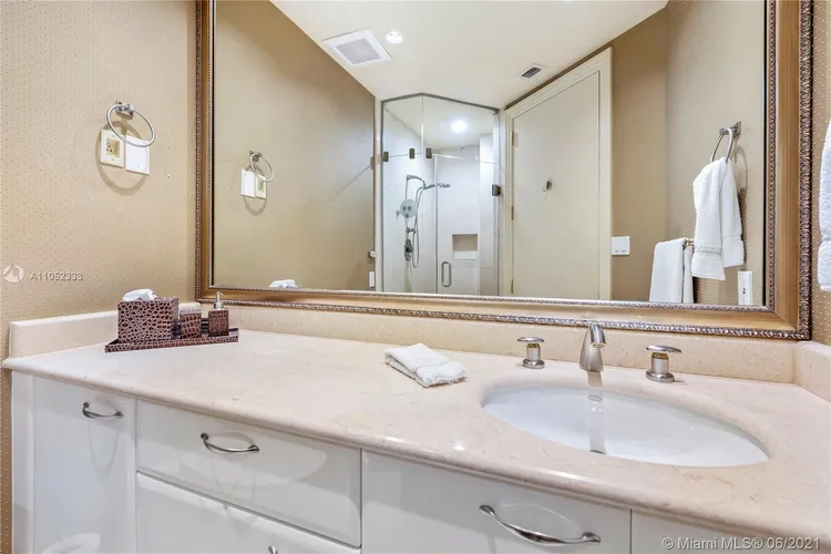 Porto Vita North Tower #1804 image #32