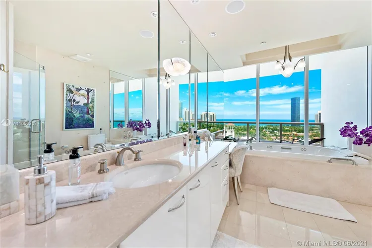 Porto Vita North Tower #1804 image #33