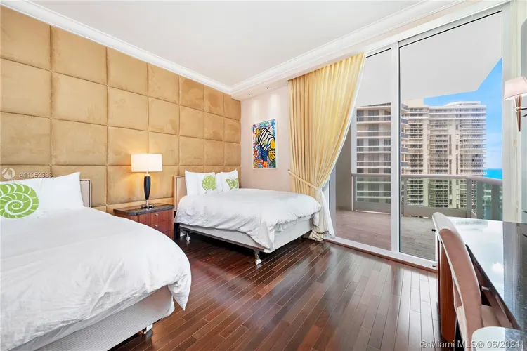 Porto Vita North Tower #1804 image #47