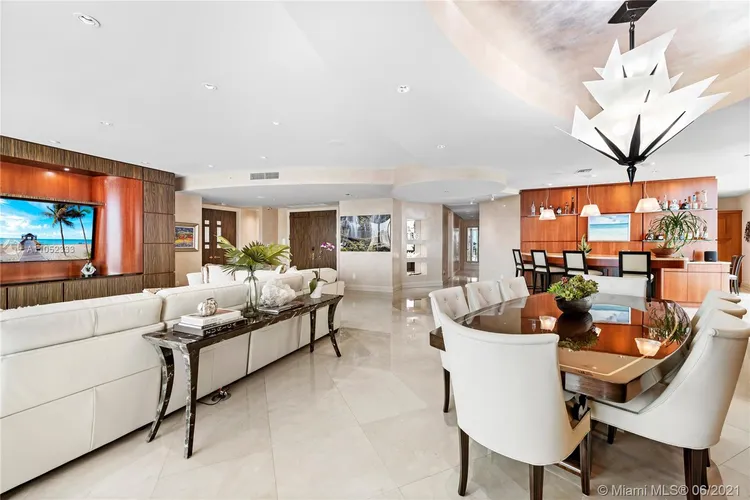 Porto Vita North Tower #1804 image #8