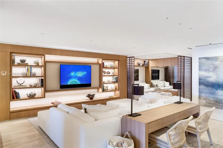 The Surf Club Four Seasons Hotel And Residences #S-309 image #14