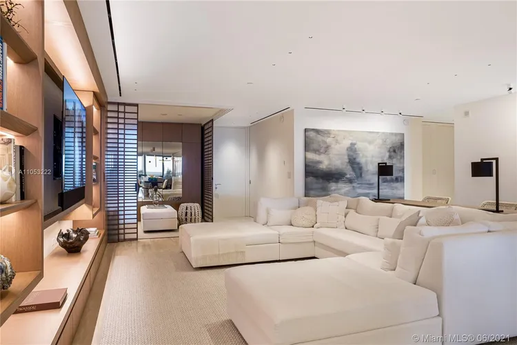 The Surf Club Four Seasons Hotel And Residences #S-309 image #15