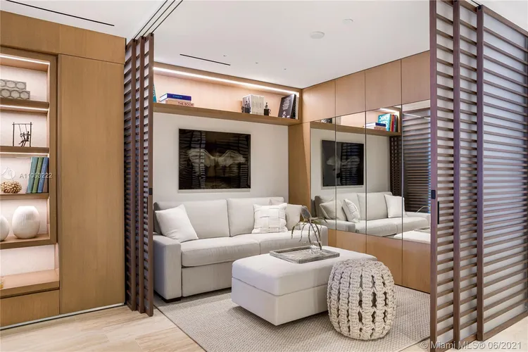 The Surf Club Four Seasons Hotel And Residences #S-309 image #16