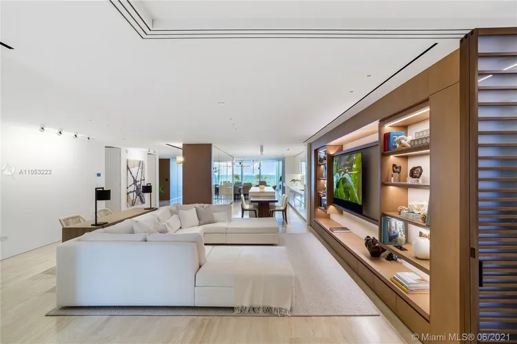 The Surf Club Four Seasons Hotel And Residences #S-309 image #17