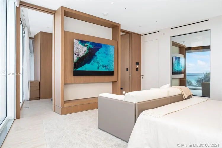 The Surf Club Four Seasons Hotel And Residences #S-309 image #24