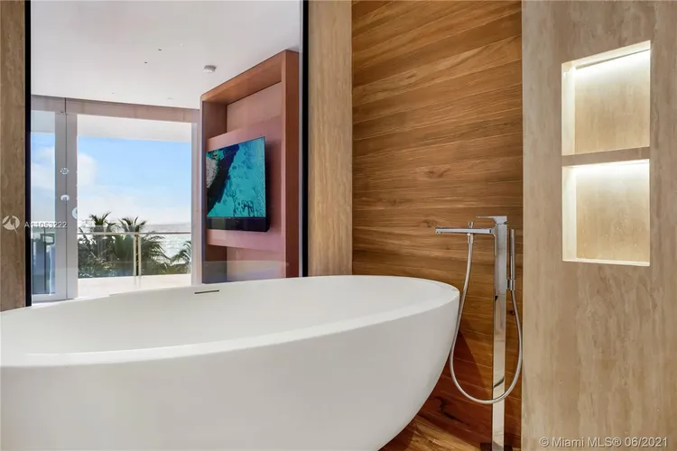 The Surf Club Four Seasons Hotel And Residences #S-309 image #26