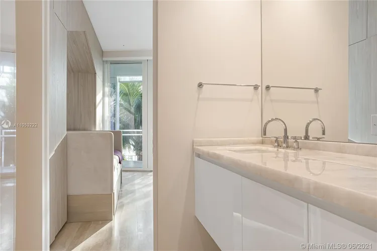 The Surf Club Four Seasons Hotel And Residences #S-309 image #34