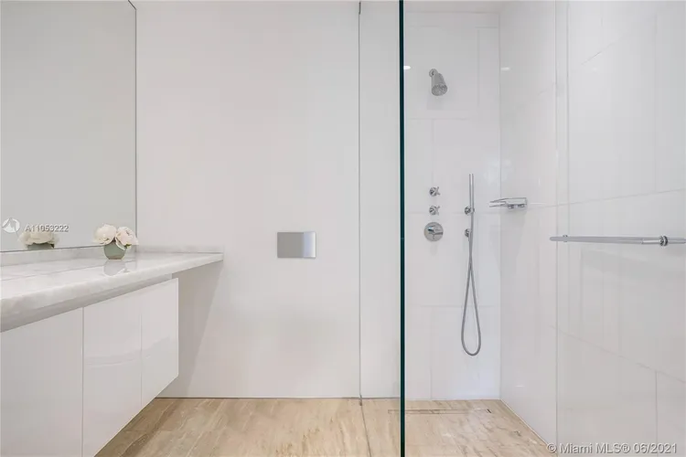 The Surf Club Four Seasons Hotel And Residences #S-309 image #35