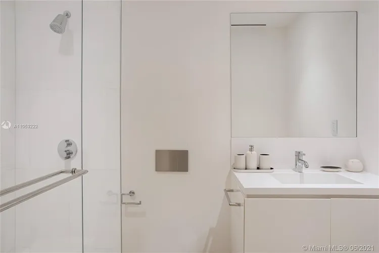 The Surf Club Four Seasons Hotel And Residences #S-309 image #40