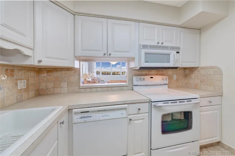 Trafalgar Towers #505 image #13