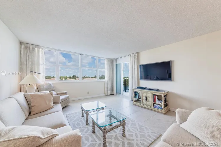 Trafalgar Towers #505 image #14