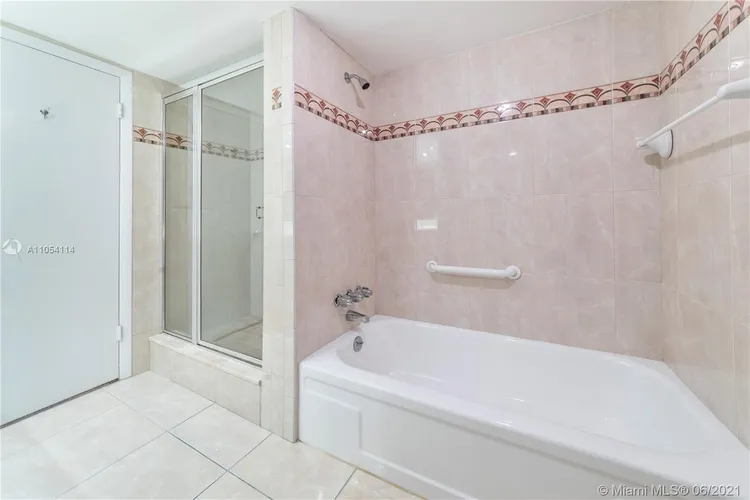 Trafalgar Towers #505 image #21