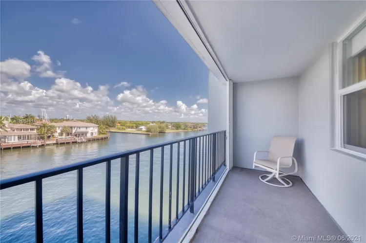 Trafalgar Towers #505 image #8