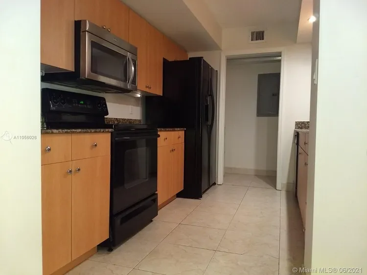 The Collins #712 image #10