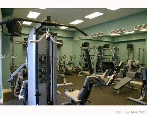 The Collins #712 image #6