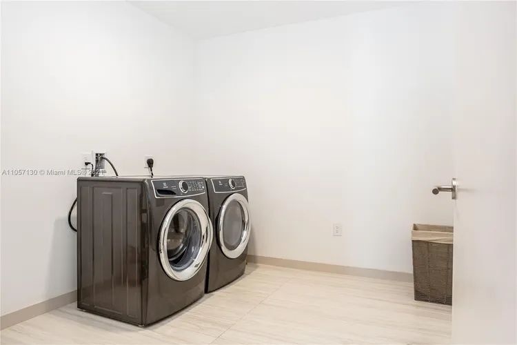 Paramount Miami Worldcenter #PH-5201 image #30