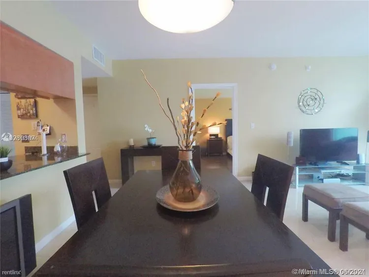 The Club at Brickell #4320 image #9