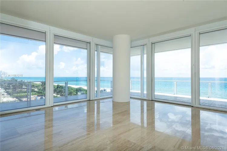 The Surf Club Four Seasons Hotel And Residences #N-521 image #12