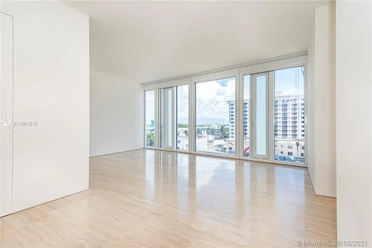 The Surf Club Four Seasons Hotel And Residences #N-521 image #21