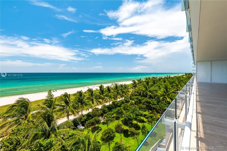 The Surf Club Four Seasons Hotel And Residences #N-521 image #31