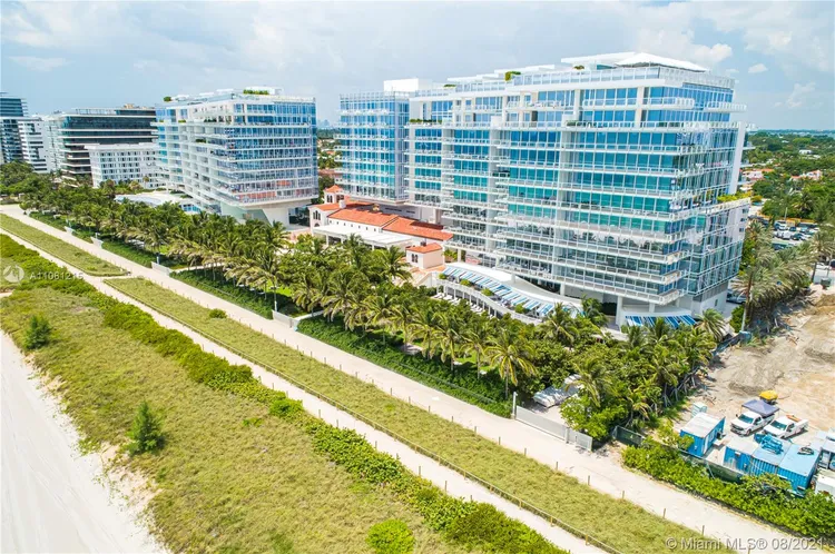 The Surf Club Four Seasons Hotel And Residences #N-521 image #42