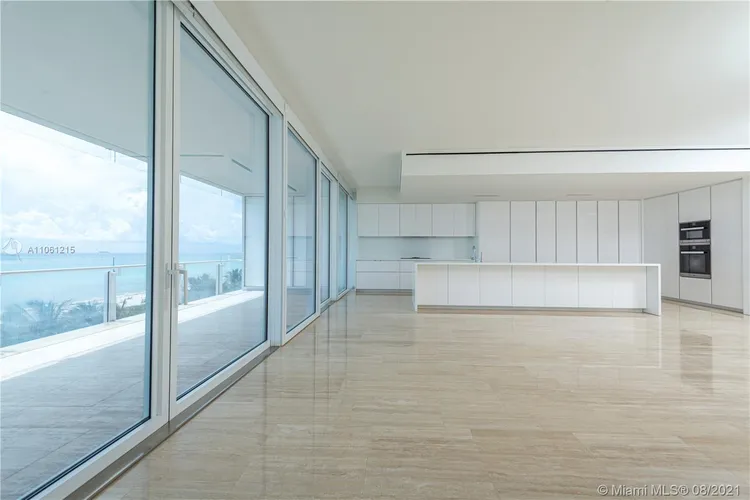 The Surf Club Four Seasons Hotel And Residences #N-521 image #6