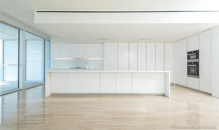 The Surf Club Four Seasons Hotel And Residences #N-521 image #8