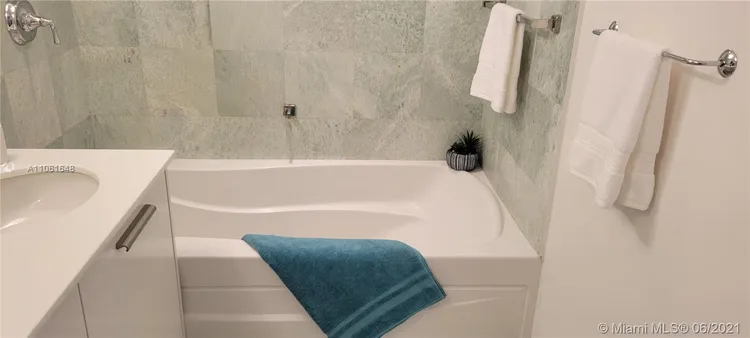 Avenue 1060 Brickell #3020 image #15