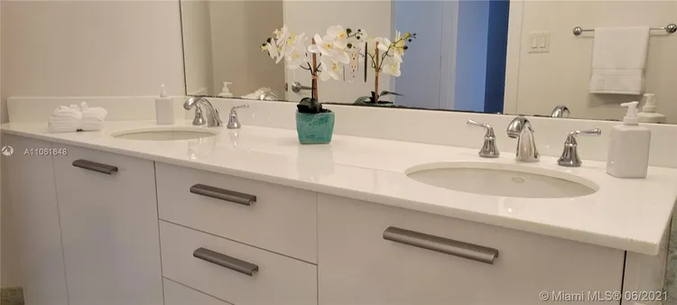 Avenue 1060 Brickell #3020 image #16