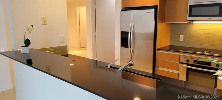 Avenue 1060 Brickell #3020 image #6