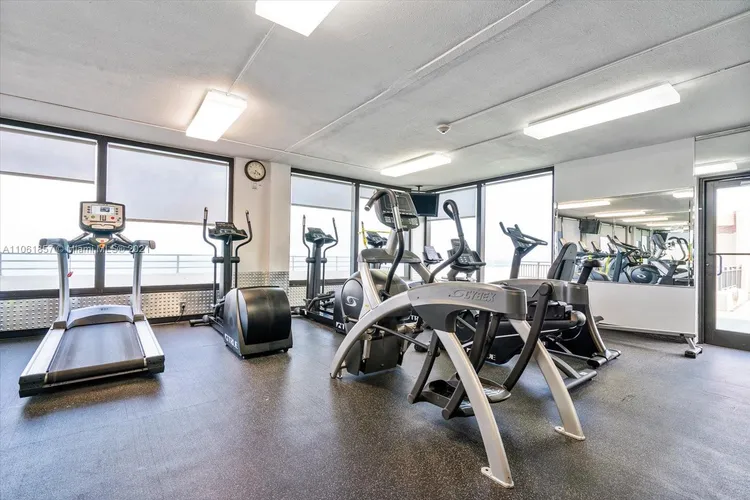 Oceanside Plaza #5P image #16