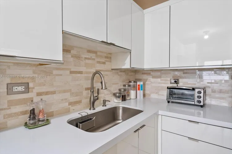 Oceanside Plaza #5P image #6