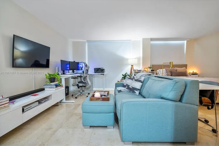 Oceanside Plaza #5P image #9