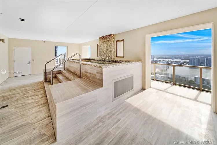 The Mansions at Acqualina #TS39 image #30