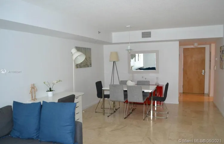 The Club at Brickell #1609 image #6