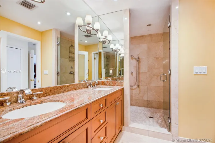 Key Colony III Emerald Bay #106 image #12